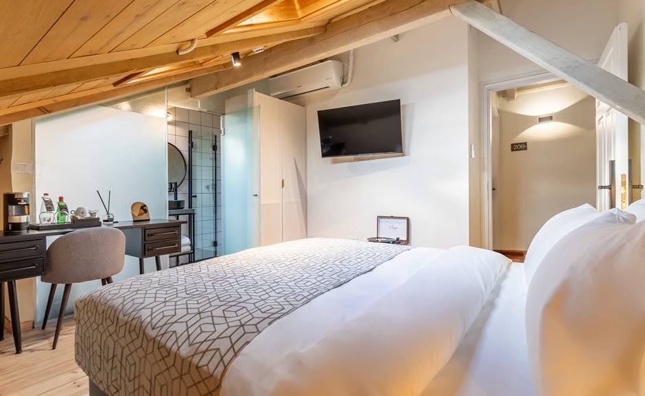 Room210-2